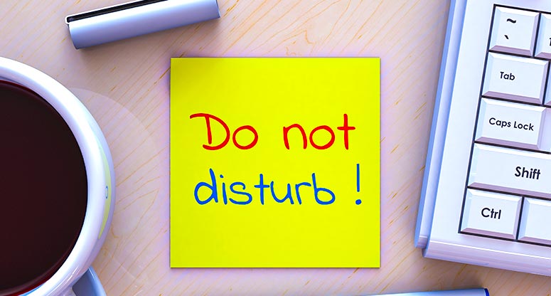do not disturb post it when working from home desk