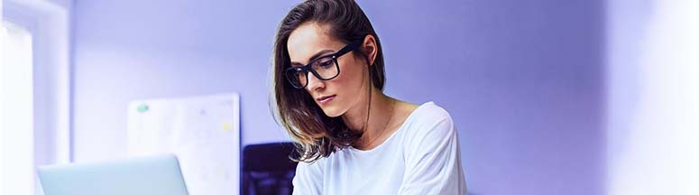 work at home mom keeping focus to increase productivity 